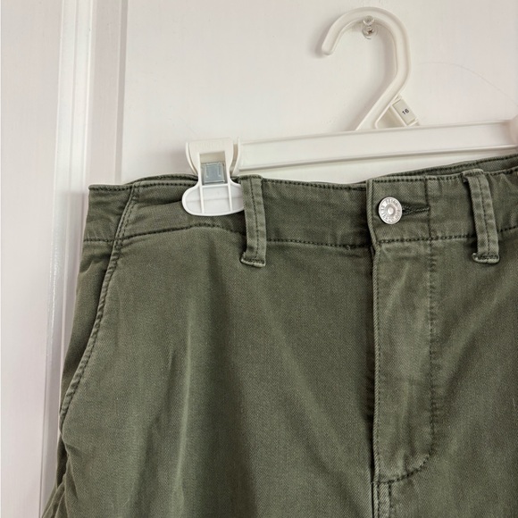 Paige Carly Cargo Pants in Vintage Ivy Green - Picture 6 of 10